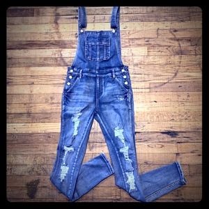 Judy Blue distressed Overalls
